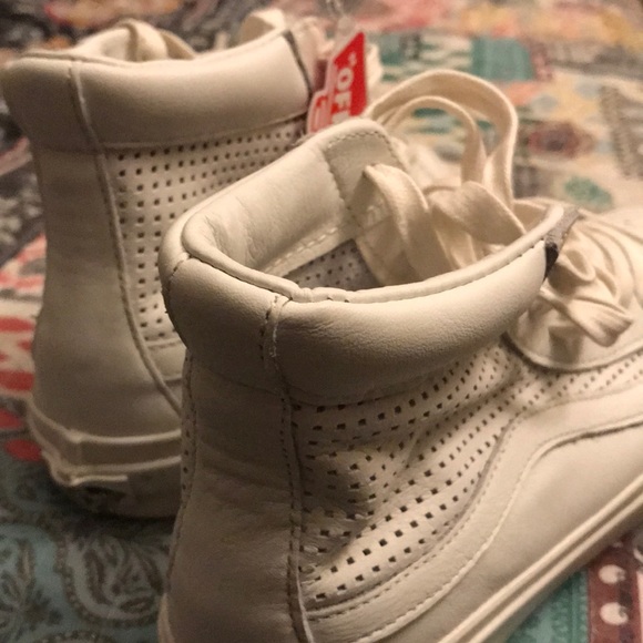 White Old Skool Hightop Vans w/ Spotted Design. - Picture 2 of 5